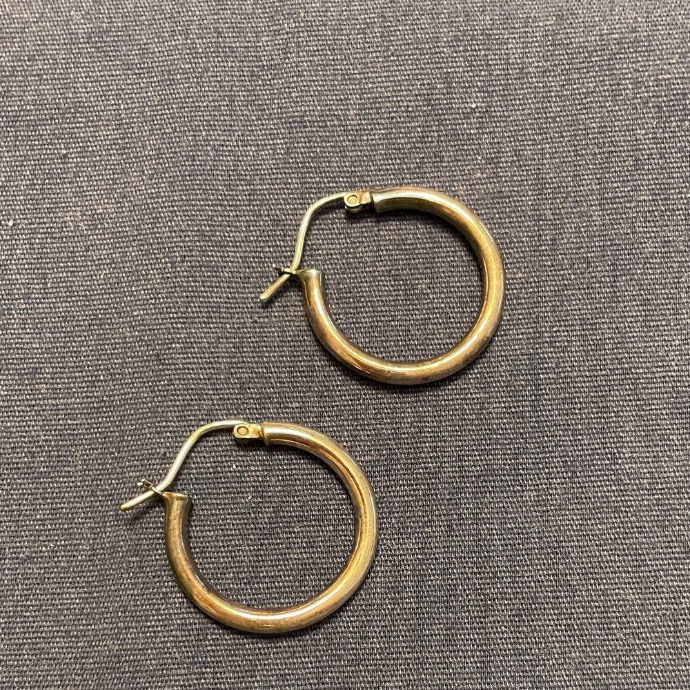 Elegant 925 Sterling Silver Hoop Earrings with Floating Filigree Hearts